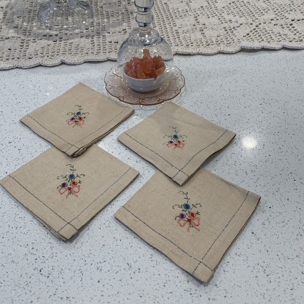 Set of 4 Vintage Hand Ebroidered Linen Coffee Coctail Tea Napkins EUC